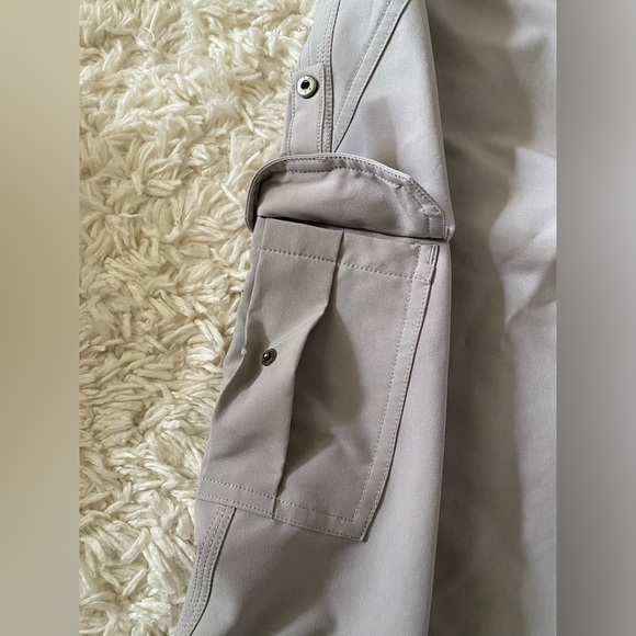 Size 6 Reel Legends Women’s Gray Capris - Picture 5 of 7